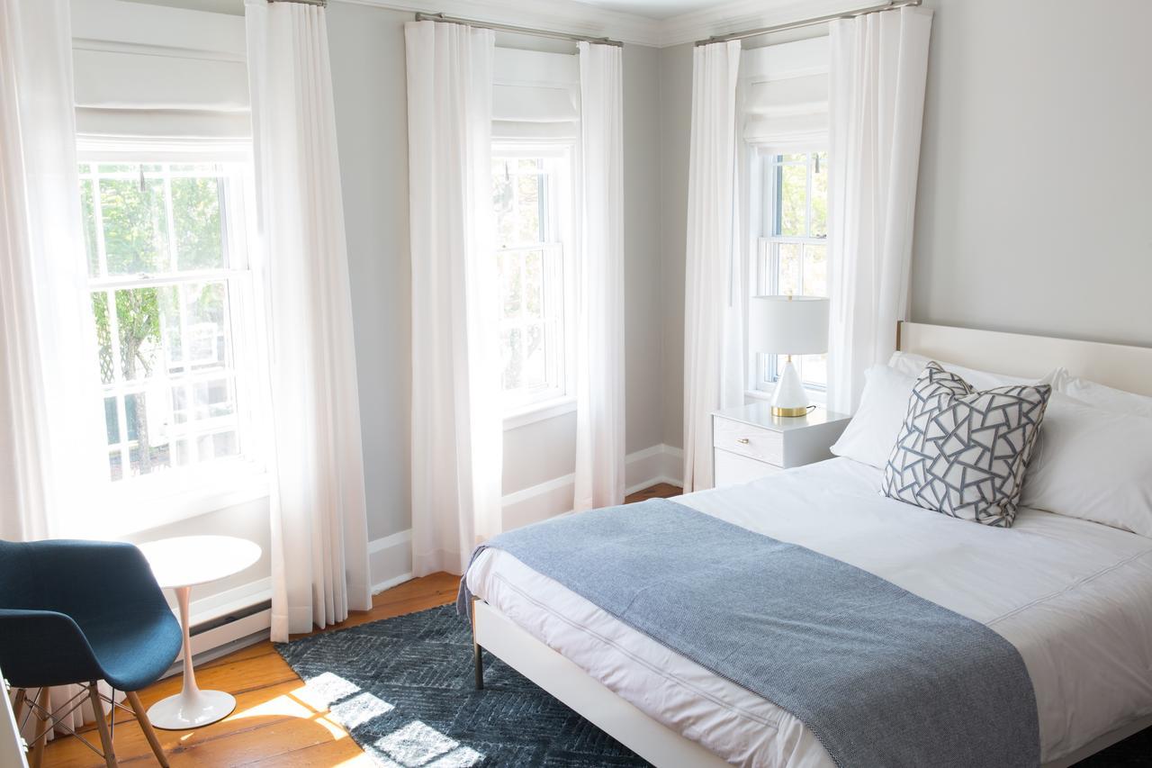 Luxury Queen Room